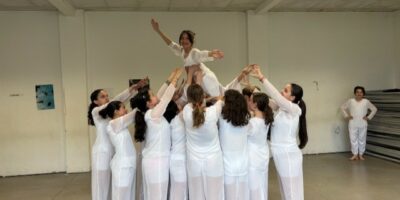 Essayage des costumes avant la compétition UNSS